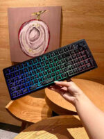 CLAVIER GAMING SANS FIL RECHARGEABLE AVEC ÉCLAIRAGE RGB
